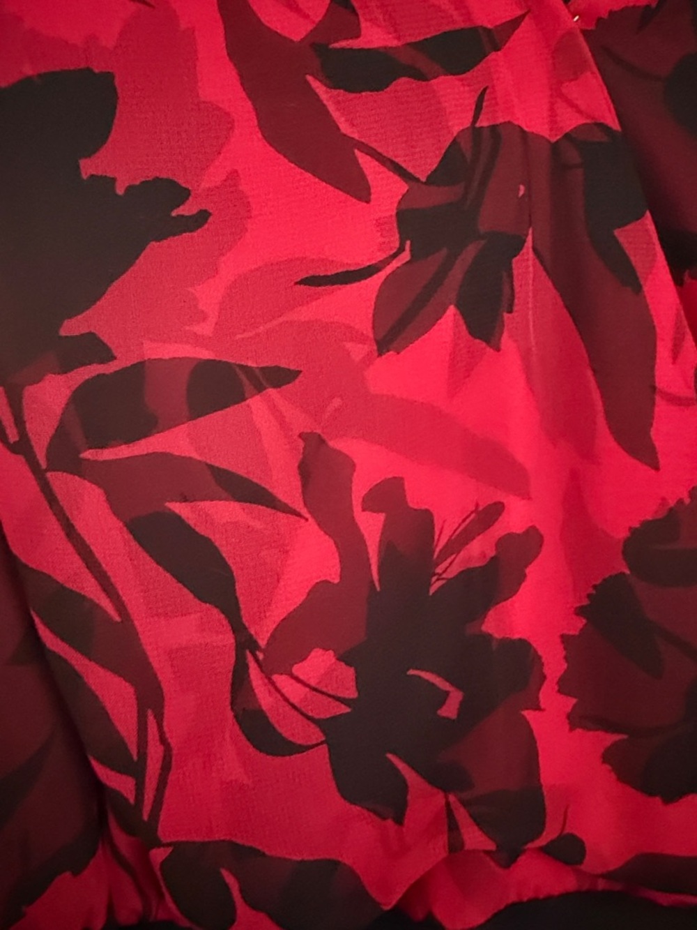 dressbarn Red and Black Floral Midi Dress with Ruched Waist - Picture 3 of 6